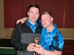 Herzlichen Glückwunsch zum Turniersieg: Thomas Wetzstein und Michael Lange